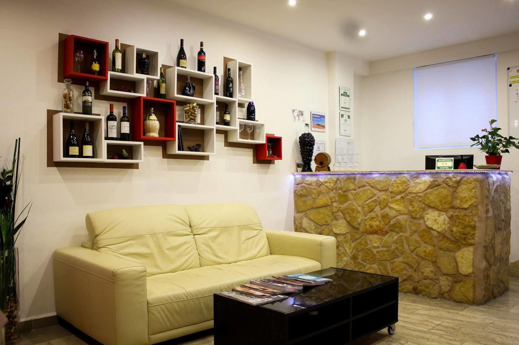 Rossovino 2* Milano